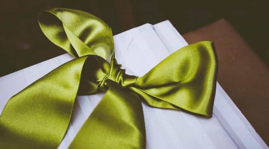 Green bow