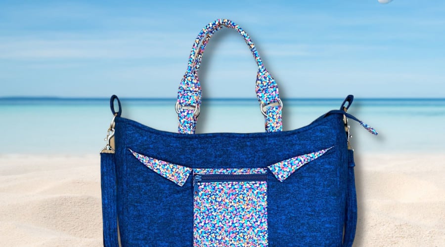 La Luna bag on the beach