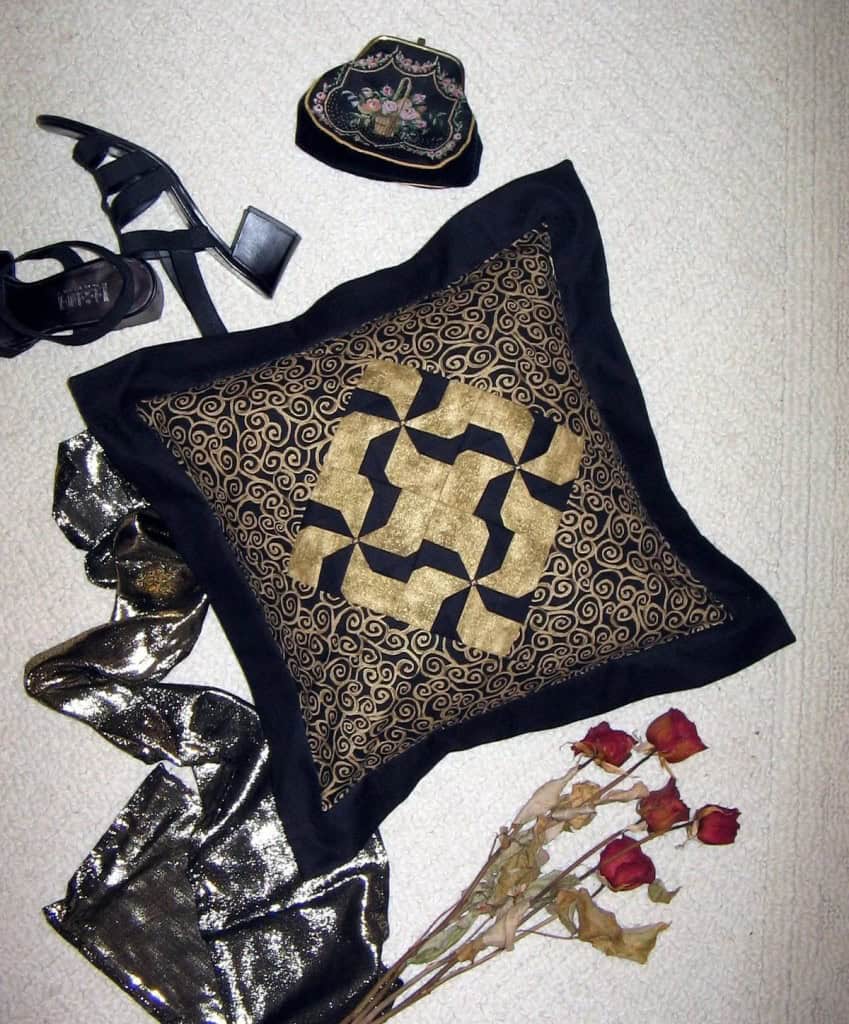 Sample of a Totally Twisted Cushion designed by Brenda Miller.